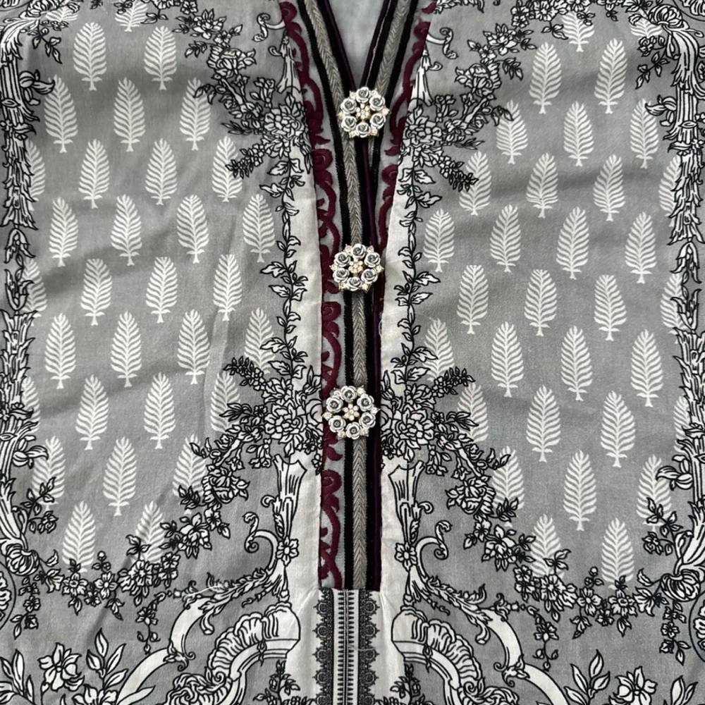 Pakistani three-piece suit salwar kameez - Picture 2 of 5